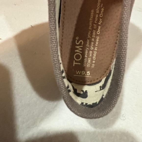 Toms Size 9.5 Tan Men’s Loafers NEW - Picture 5 of 6